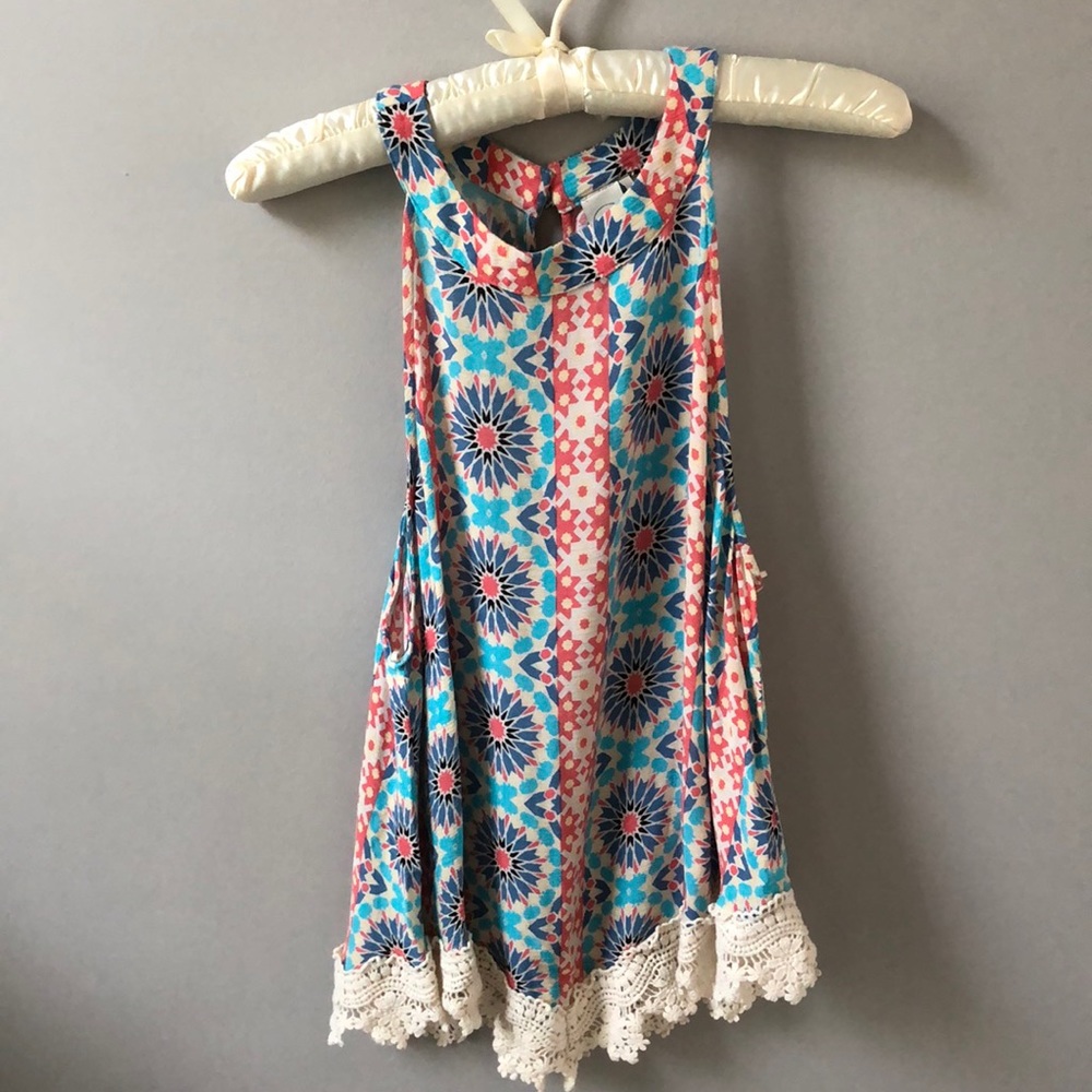 Paper Crane- patterned tank